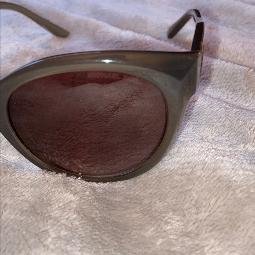 michael kors sunglasses w/ case - Picture 2 of 6